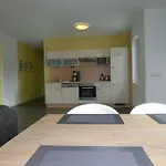 Kleeblatthaus Ruegen 푸트버스