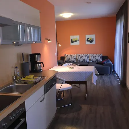 アパート Kleeblatthaus Ruegen プットブス