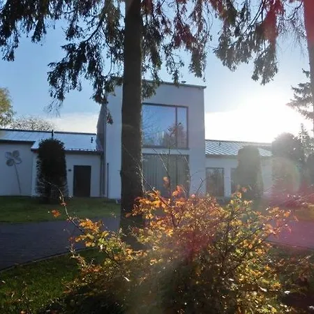 Kleeblatthaus Ruegen 푸트버스