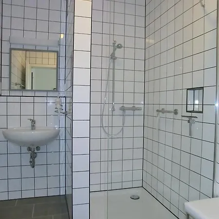 Kleeblatthaus Ruegen * 푸트버스